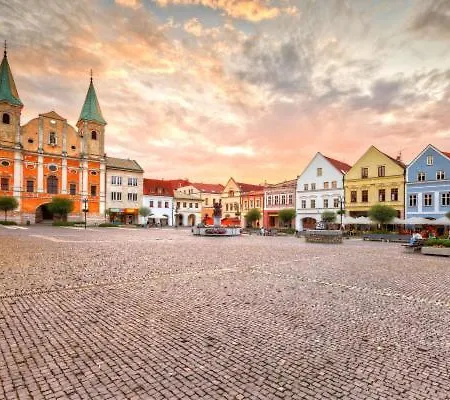 Lovely In The Centre Of Apartment